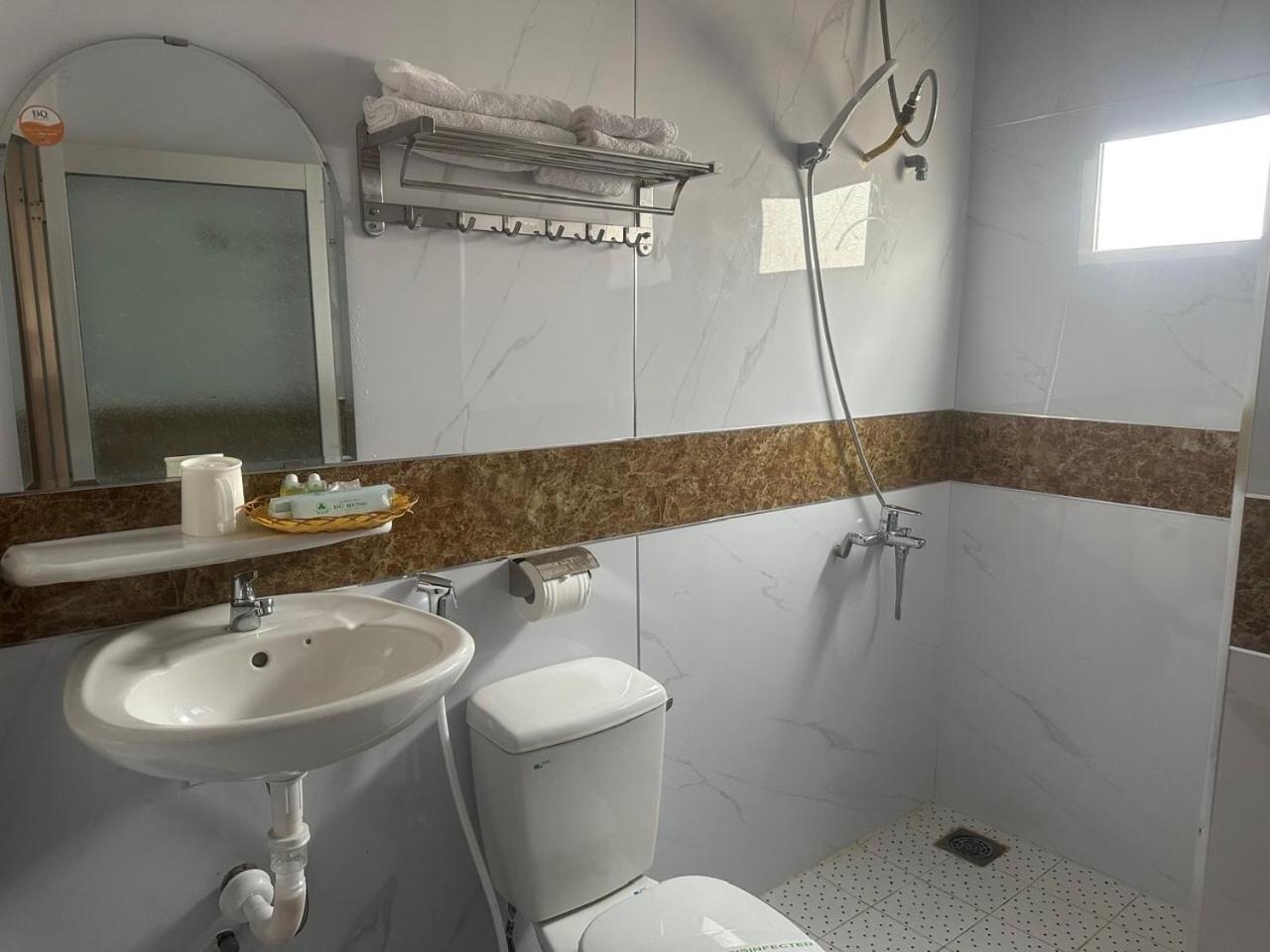 Du Hung 1 Hotel Ha Tien Luaran gambar